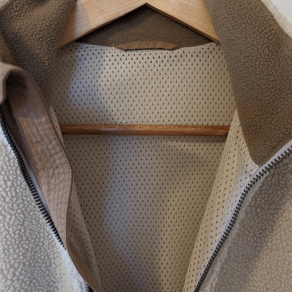 Uniqlo Fleece Jacket - Picture 3 of 4